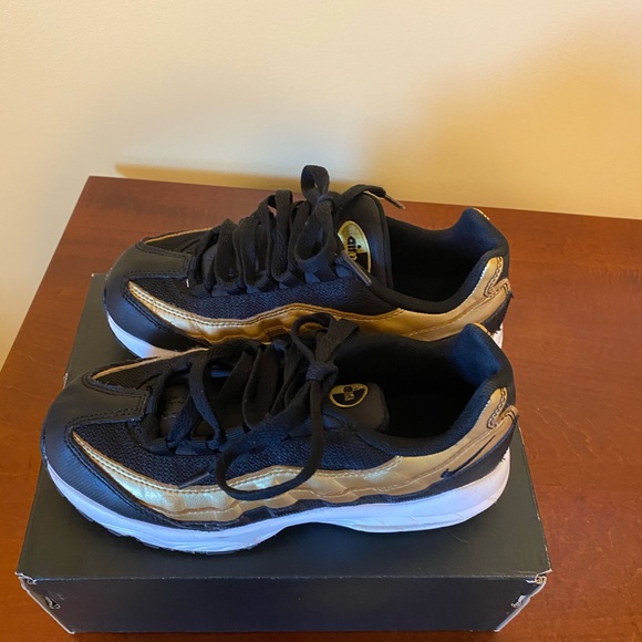 Boys Air Max 95 - Picture 2 of 4